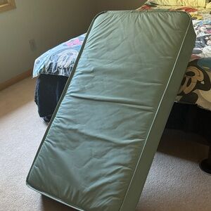 Elegant Green Mattress Cover